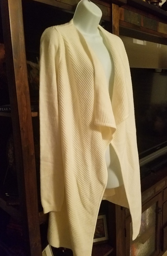 Gorgeous Cream Sweater Cardigan Express Sz S/M